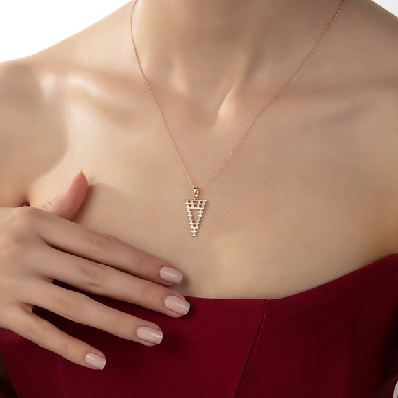 LAST ONE Necklace 18k Gold Plated Triangle Pendant Necklace With Zircon - Picture 3 of 9